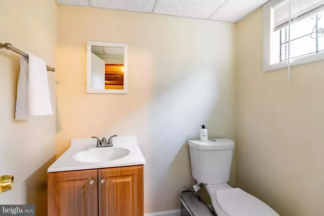 $4,850 | 4706 8th Road South, Arlington, VA 22204