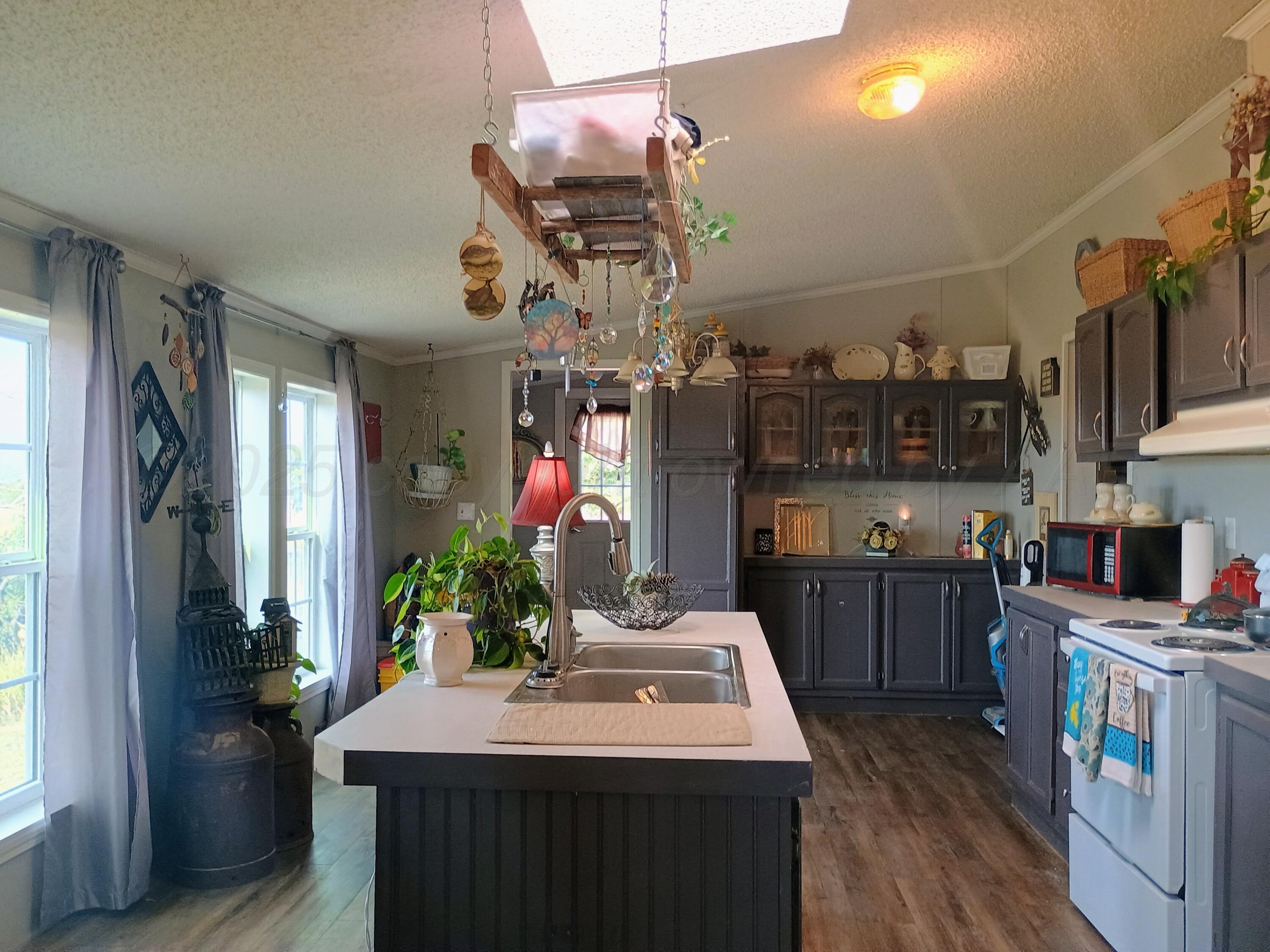 151 Hill Drive Fritch, TX 79036 - Photo 7 of 24 Kitchen