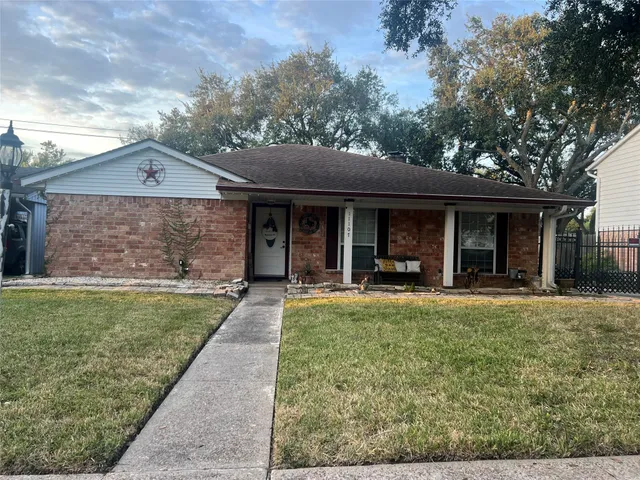 $2,000 | 11107 Sageking Drive, Houston, TX 77089
