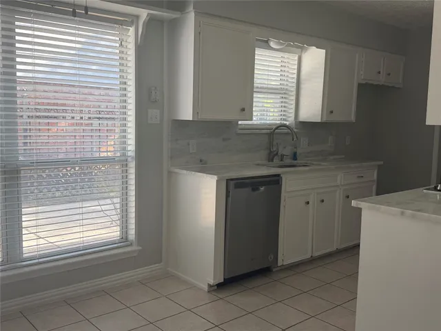 $2,000 | 11107 Sageking Drive, Houston, TX 77089