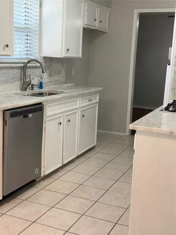 $2,000 | 11107 Sageking Drive, Houston, TX 77089