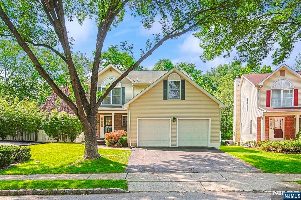 705 Gettysburg Place Paramus, NJ 07652 - Photo 1 of 32