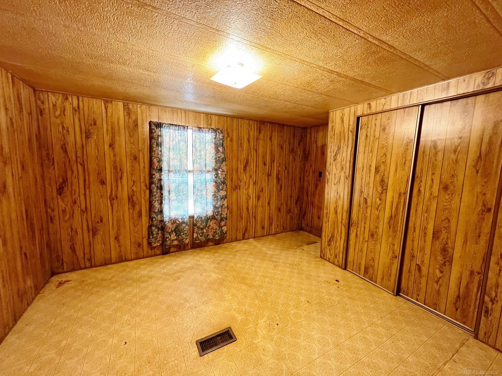 75 East Custer Road Sandusky, MI 48471 - Photo 9 of 16 50091714-8.JPG