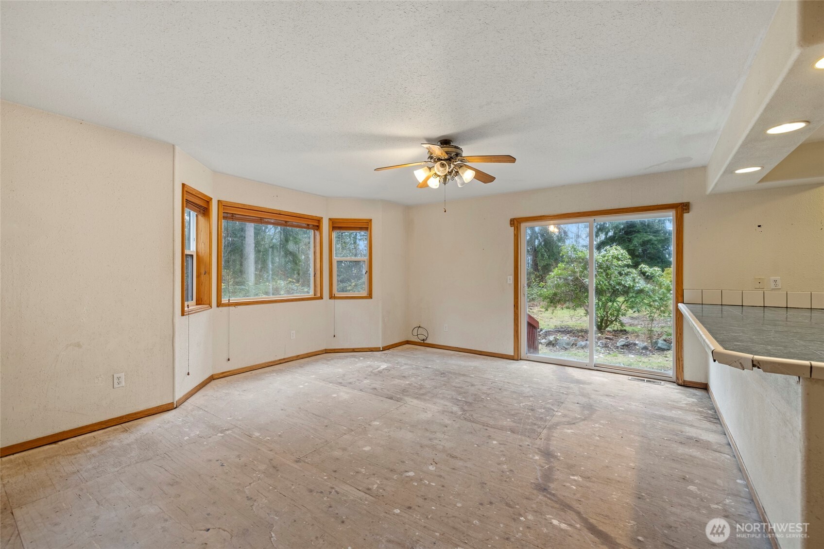 7308 Valley View Road Sedro-Woolley, WA 98284 - Photo 20 of 38 a view of an empty room with a window