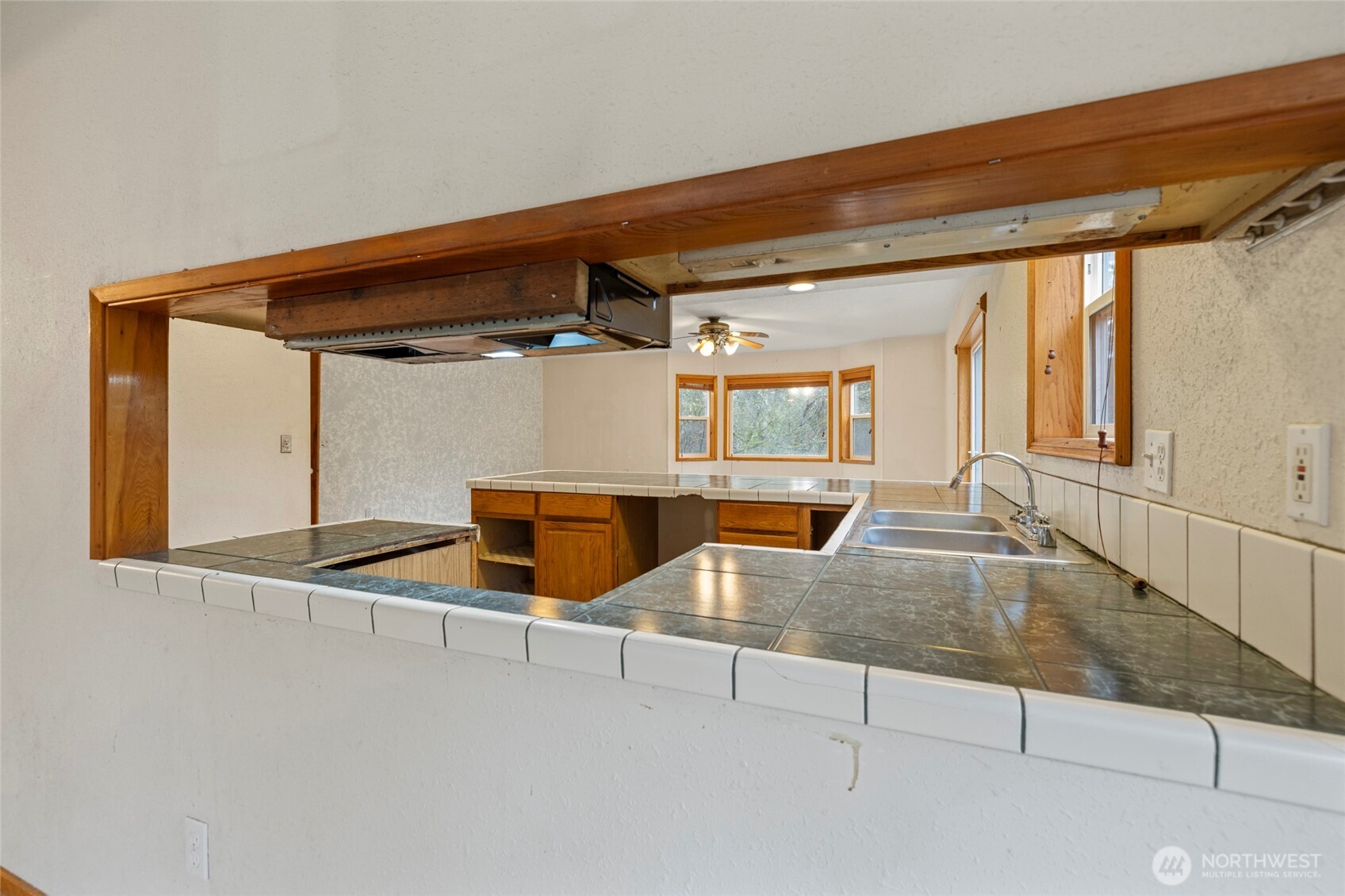 7308 Valley View Road Sedro-Woolley, WA 98284 - Photo 26 of 38 a view of kitchen with cabinets