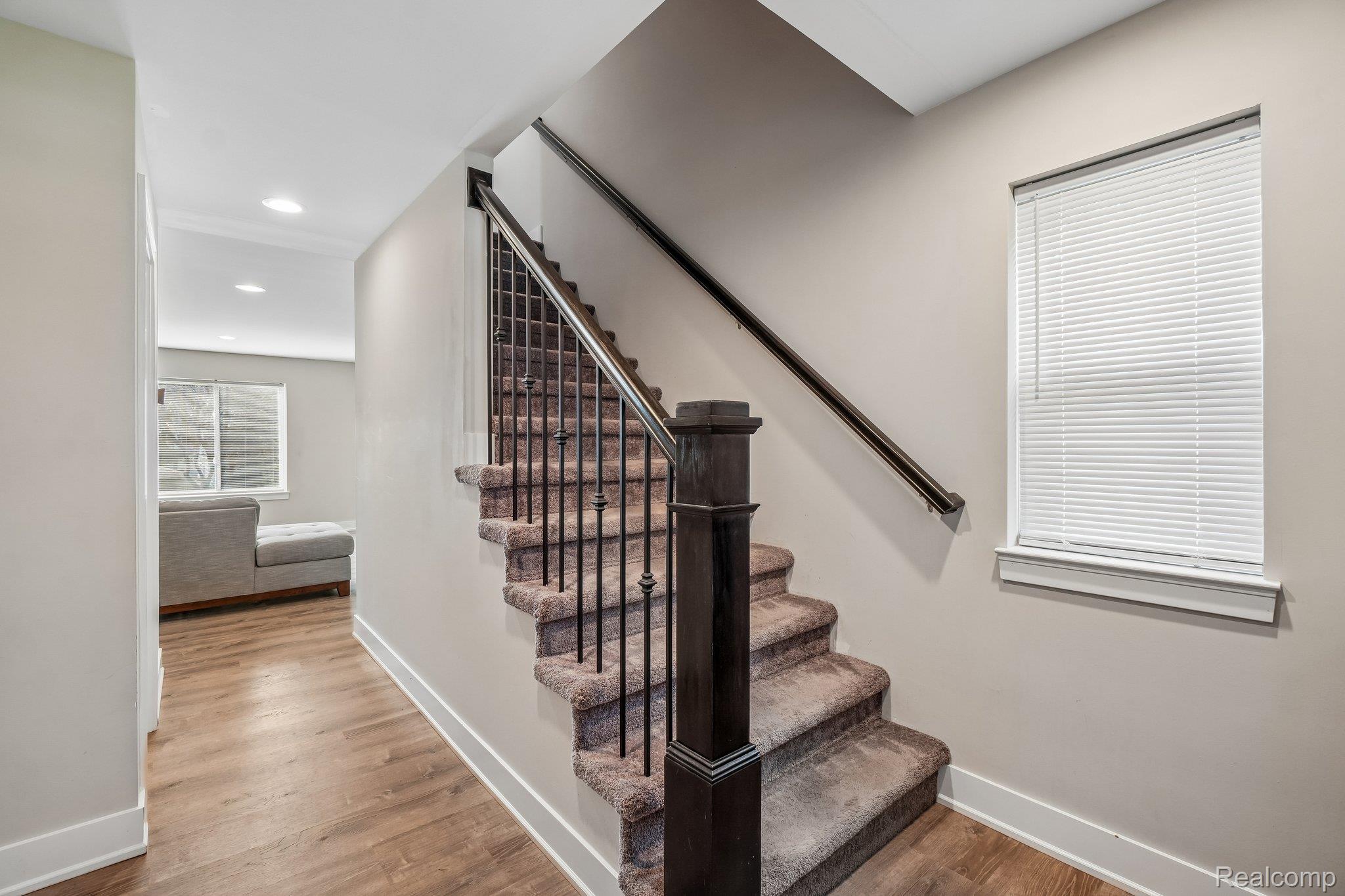 340 Dover Road Waterford, MI 48328 - Photo 5 of 38 5-web-or-mls-Dover Rd-S2704-005.jpg