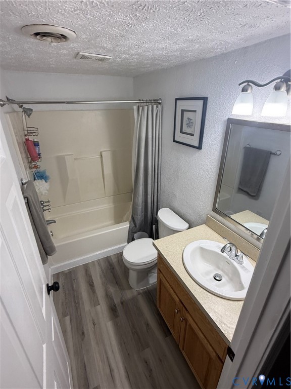 449 Colonial Trail West Dendron, VA 23839 - Photo 17 of 21 Bathroom 2