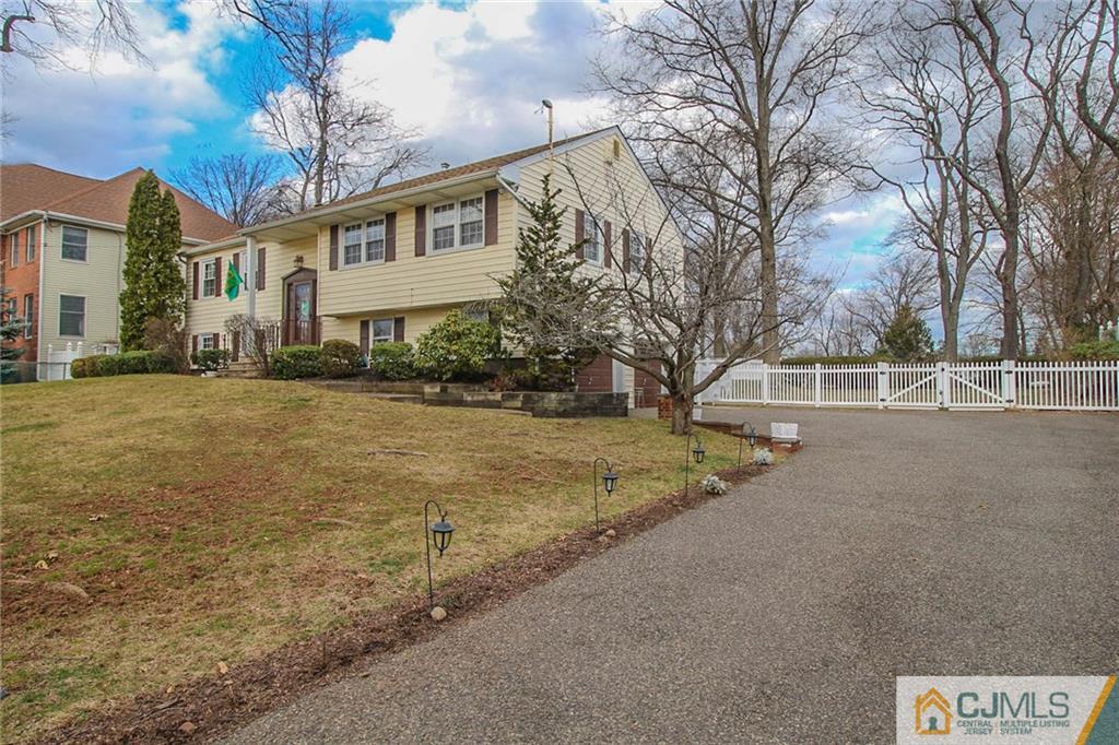 4 Peru Street Edison, NJ 08820 - Photo 2 of 22 Gallery Image 2