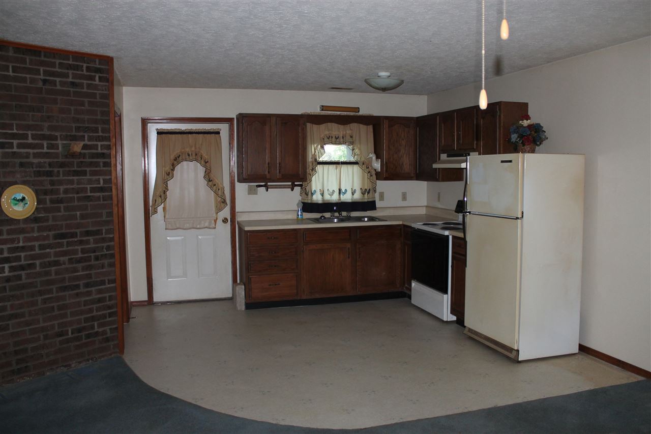 1980 South Guthrie Road Bedford, IN 47421 - Photo 3 of 10