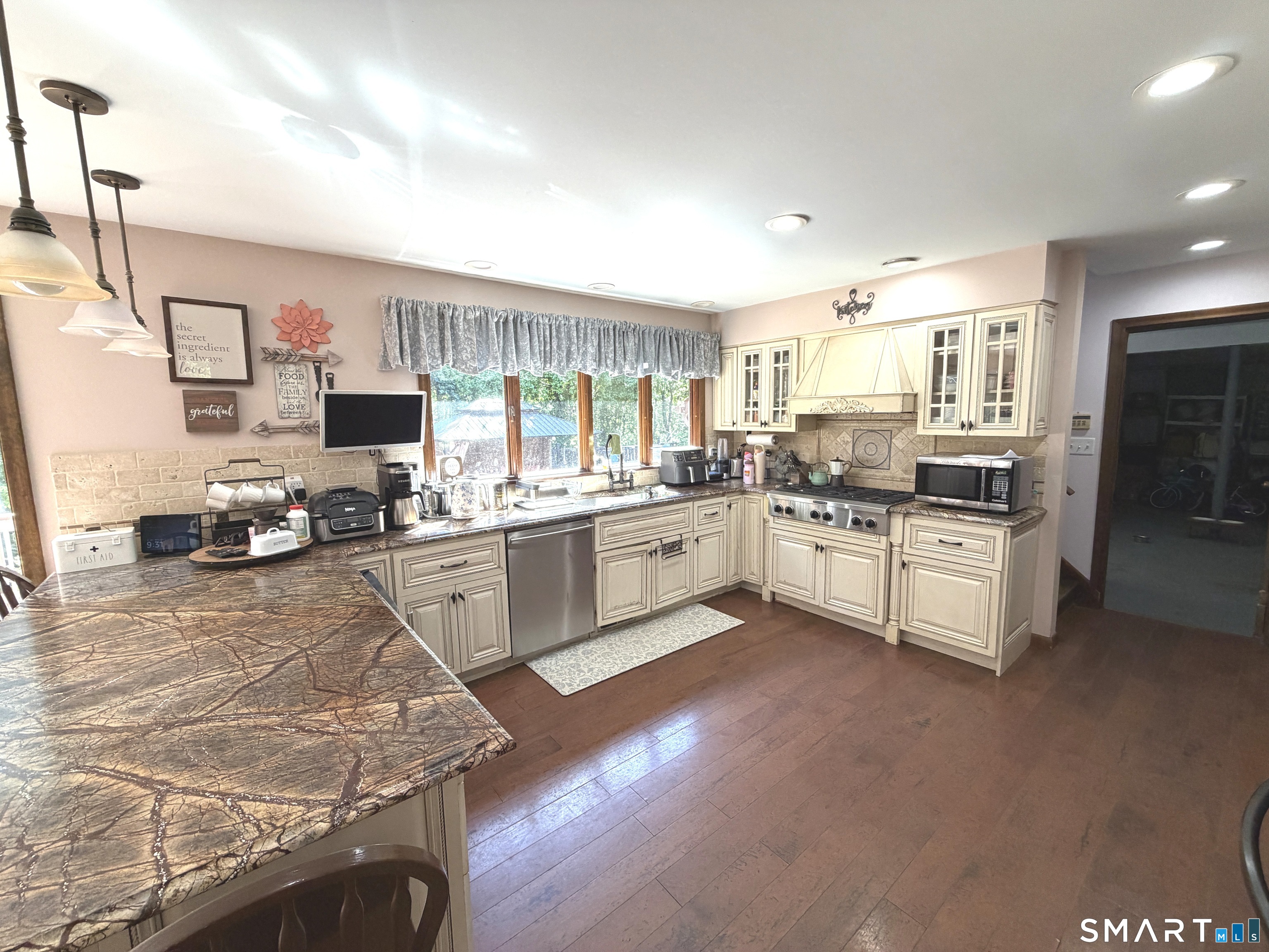117 Brushy Hill Road Newtown, CT 06470 - Photo 17 of 38