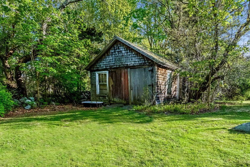 68 Avondale Road Westerly, RI 02891 - Photo 11 of 28