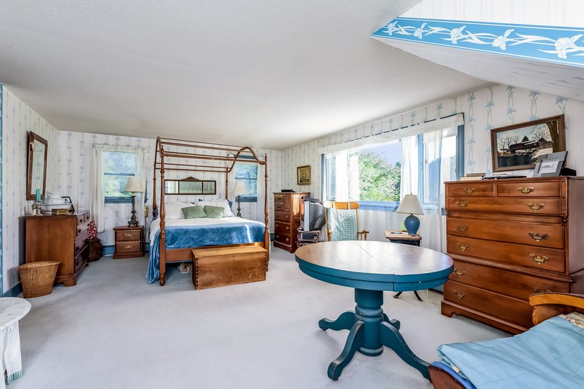 68 Avondale Road Westerly, RI 02891 - Photo 17 of 28
