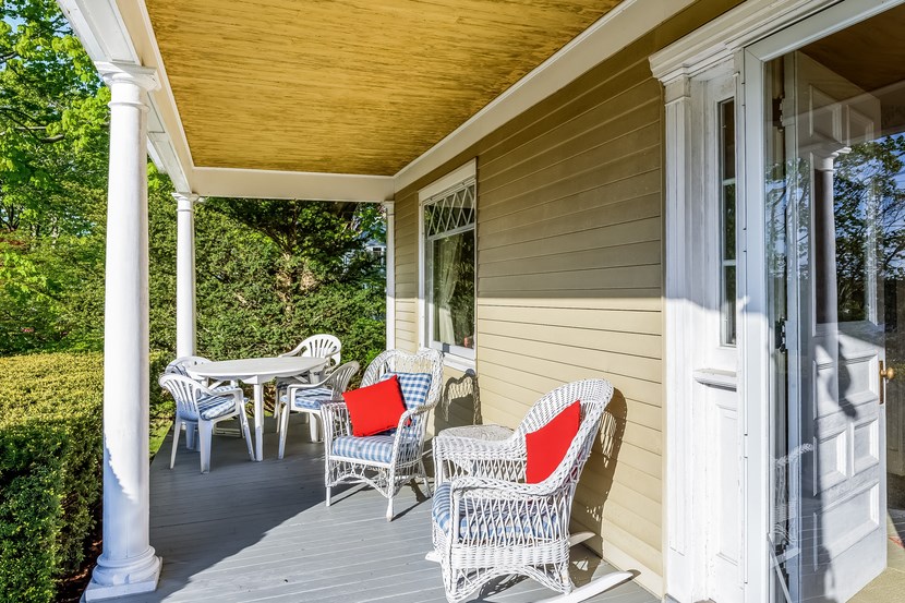 68 Avondale Road Westerly, RI 02891 - Photo 3 of 28