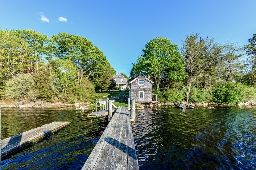 68 Avondale Road Westerly, RI 02891 - Photo 7 of 28