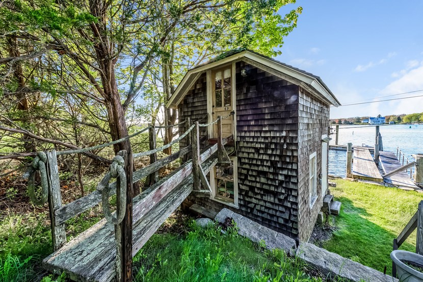 68 Avondale Road Westerly, RI 02891 - Photo 8 of 28