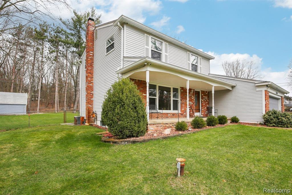 2286 Cole Road Lake Orion, MI 48362 - Photo 2 of 39 Gallery Image 2