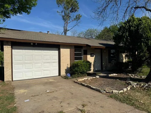 $2,100 | 302 Independence Drive, Garland, TX 75043