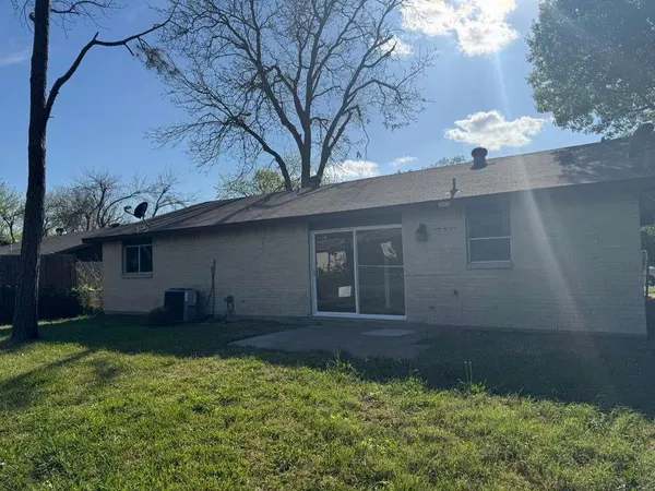 $2,100 | 302 Independence Drive, Garland, TX 75043