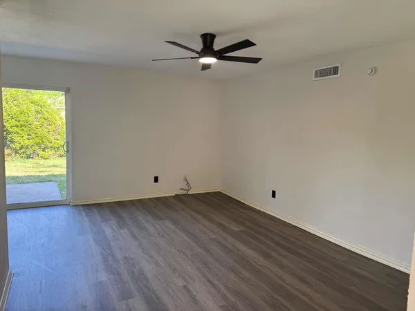 $2,100 | 302 Independence Drive, Garland, TX 75043