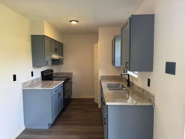 $2,100 | 302 Independence Drive, Garland, TX 75043