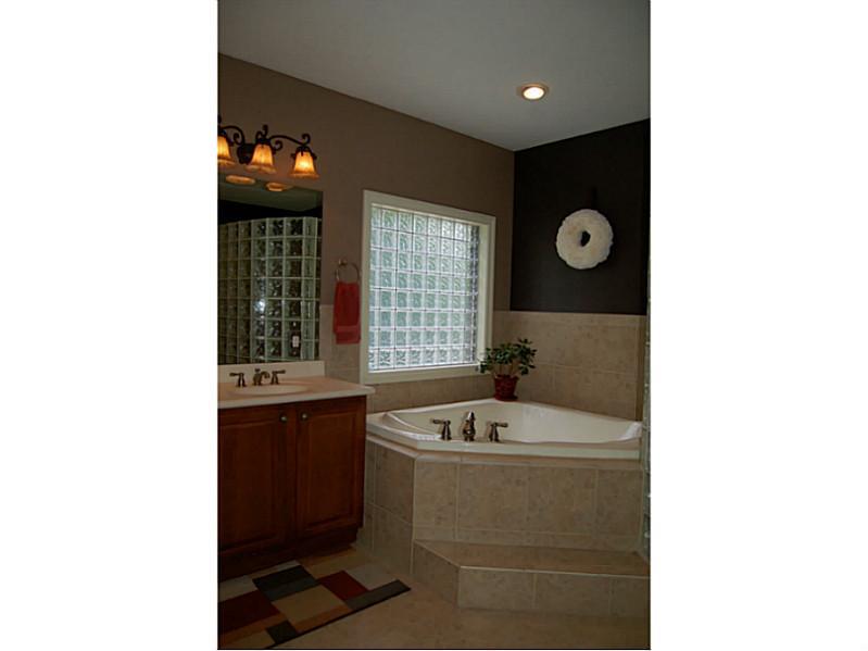 7746 Spring Ridge Drive Indianapolis, IN 46278 - Photo 11 of 24 Gallery Image 11