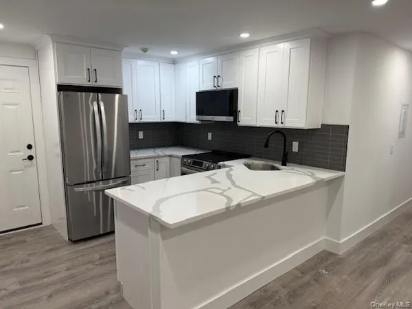 $3,100 | 19 Bellport Lane, Unit 1, Bellport, NY 11713