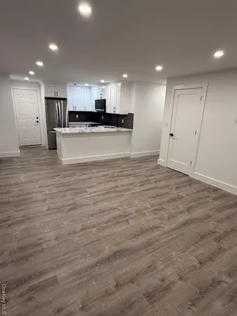 $3,100 | 19 Bellport Lane, Unit 1, Bellport, NY 11713