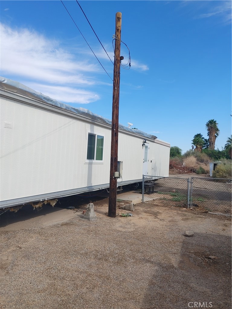 2132 Riviera Drive Blythe, CA 92225 - Photo 4 of 5 a view of an empty room