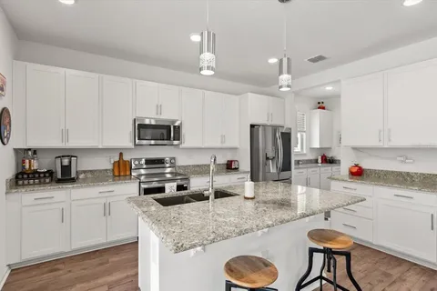 $699,999 | 10260 Spring Lake Drive, Clermont, FL 34711