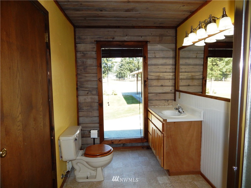 12709 Pless Road Southeast Rainier, WA 98576 - Photo 14 of 25 Gallery Image 14