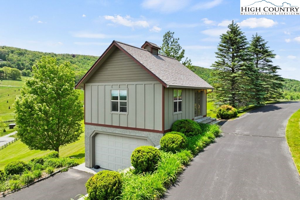 1725 Shawnee Road Banner Elk, NC 28604 - Photo 39 of 49