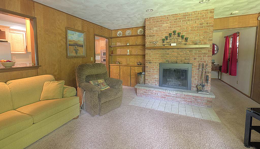 3417 Landstrom Road Rockford, IL 61107 - Photo 13 of 24 Gallery Image 13