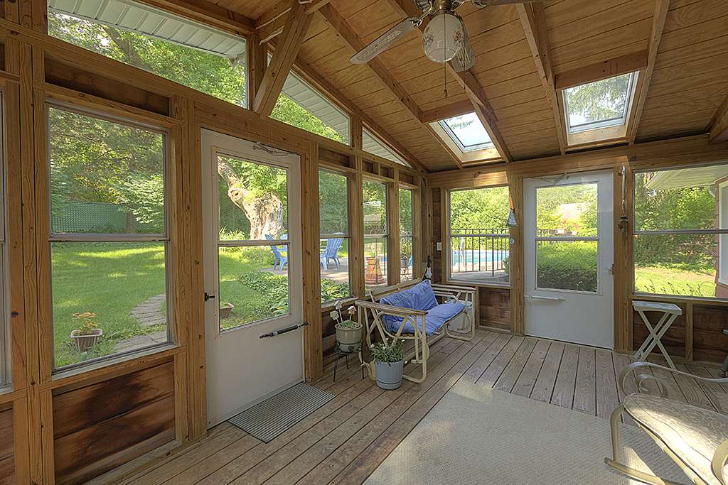3417 Landstrom Road Rockford, IL 61107 - Photo 15 of 24 Gallery Image 15