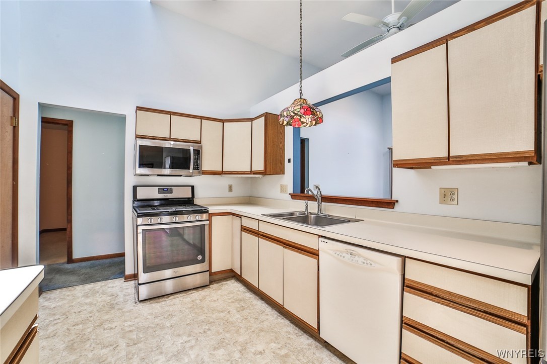 831 Robin Road Amherst, NY 14228 - Photo 20 of 49