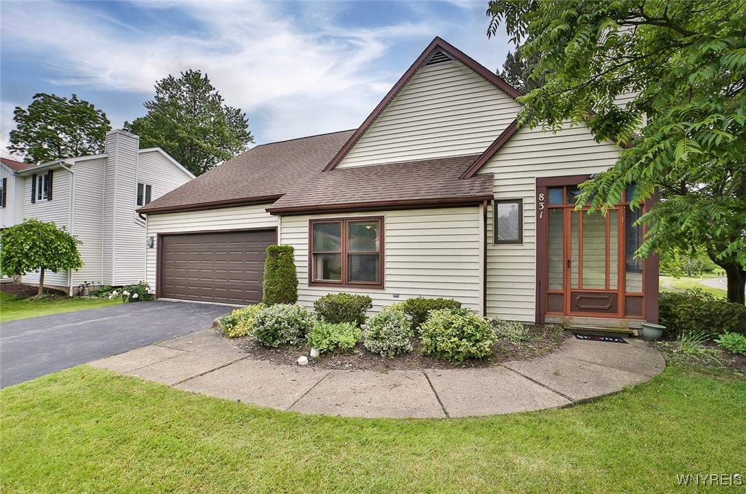 831 Robin Road Amherst, NY 14228 - Photo 2 of 49