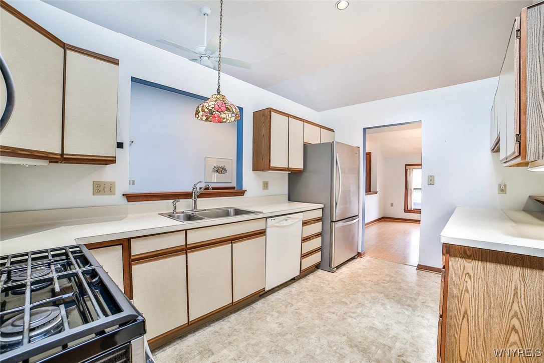 831 Robin Road Amherst, NY 14228 - Photo 21 of 49