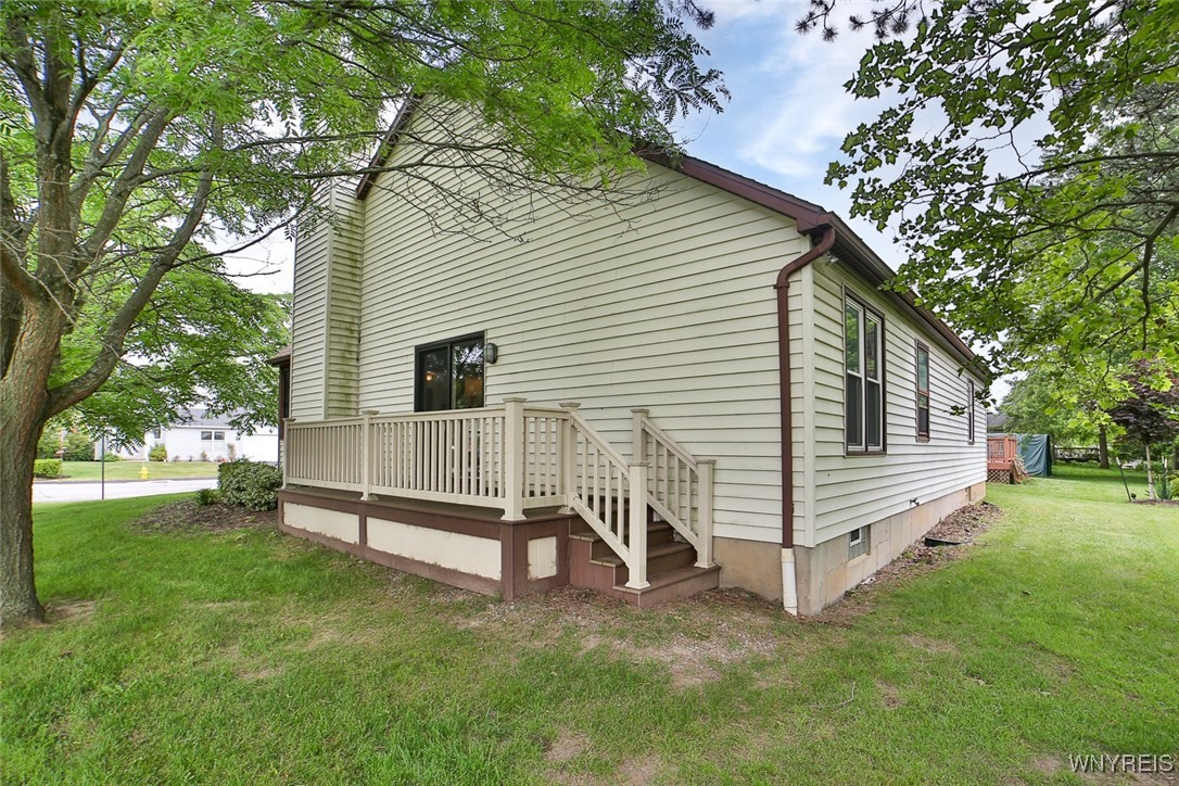 831 Robin Road Amherst, NY 14228 - Photo 3 of 49