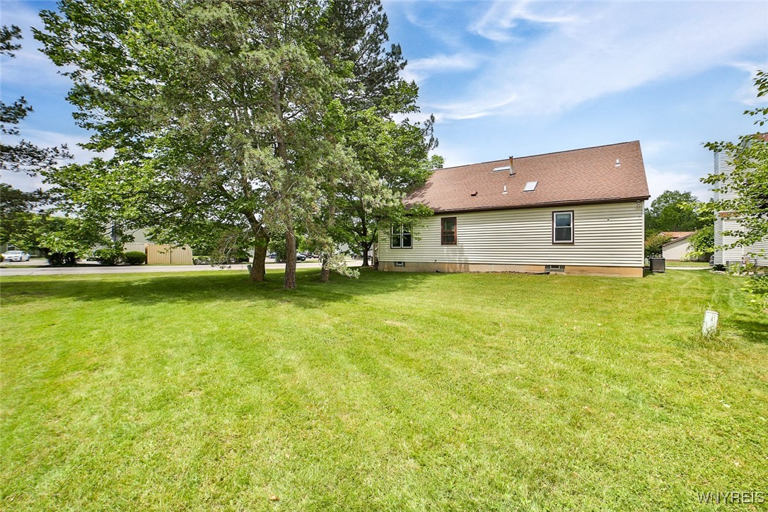 831 Robin Road Amherst, NY 14228 - Photo 4 of 49