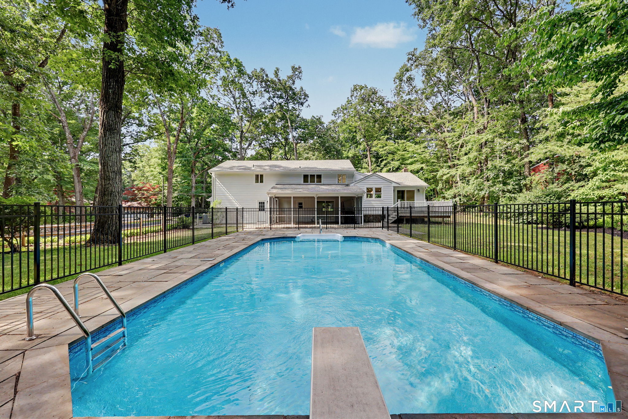 8 Live Oak Road Norwalk, CT 06851 - Photo 6 of 40