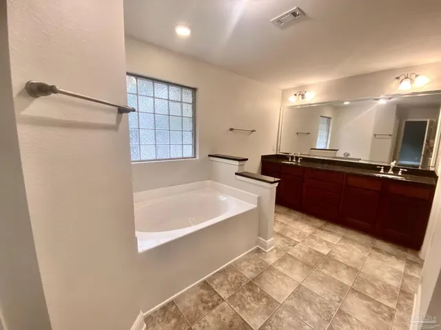 $2,400 | 8431 Ferlon Avenue, Pensacola, FL 32526