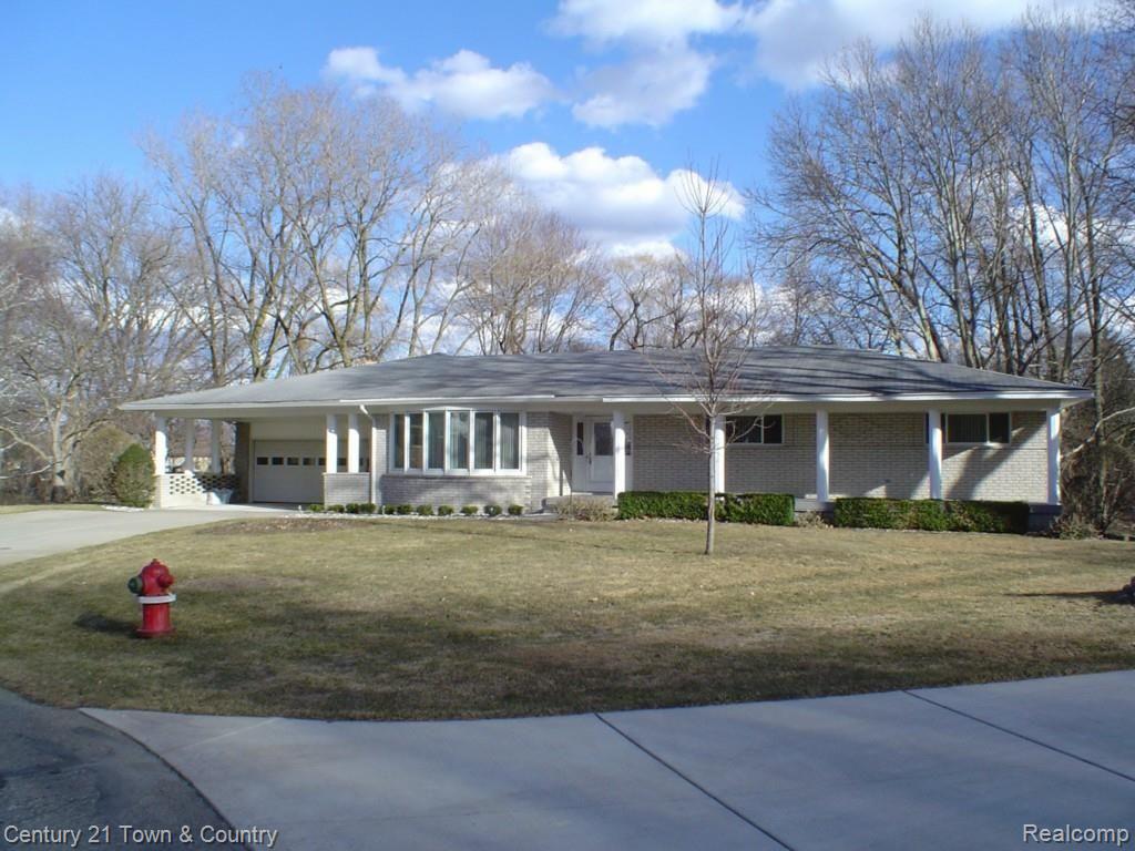 685 Lynndale Court Rochester, MI 48309 - Photo 1 of 56 Front 11.jpg