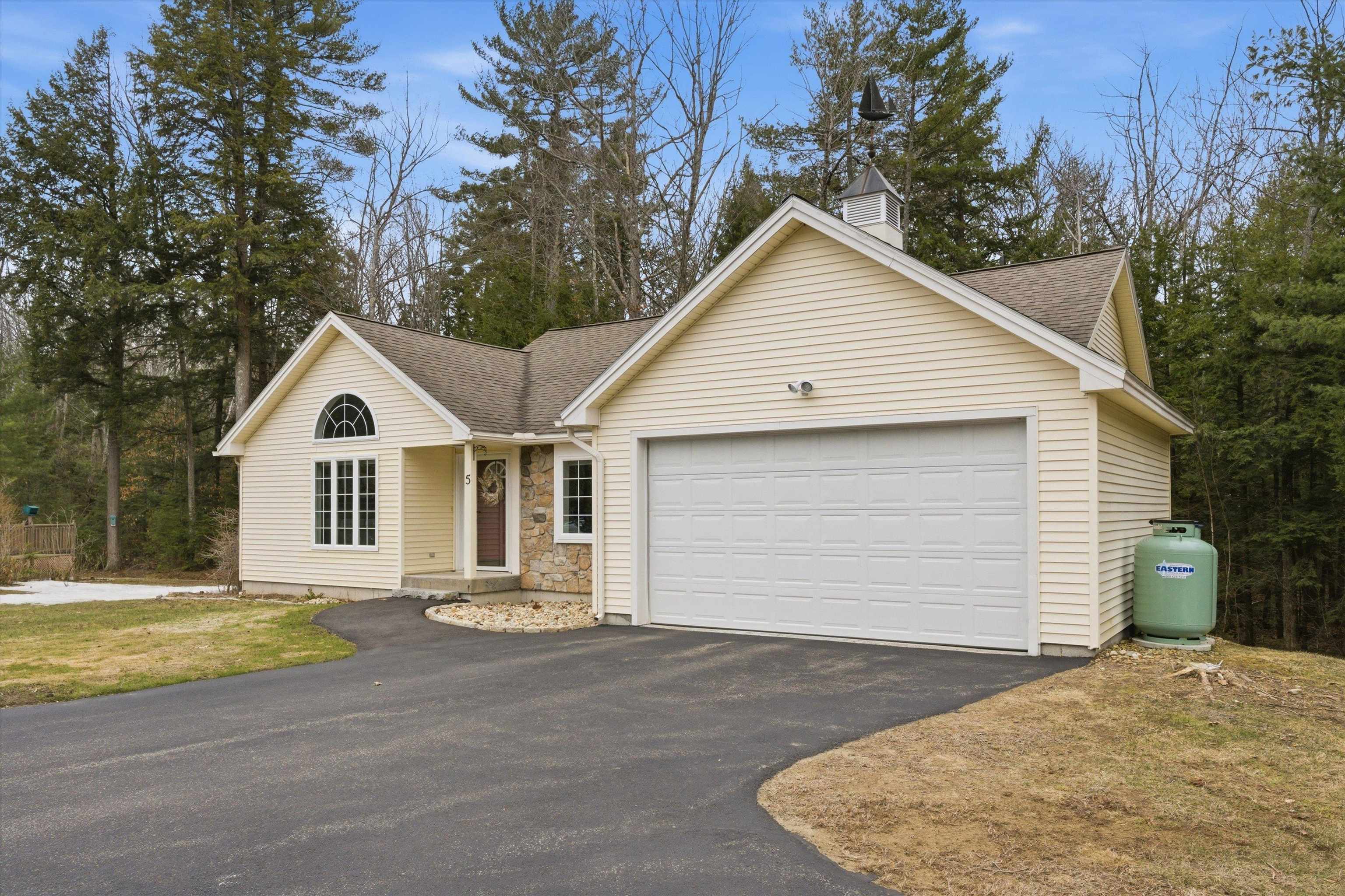 31 Henderson Road, Unit 5 Gilford, NH 03249 - Photo 2 of 36 Gallery Image 2