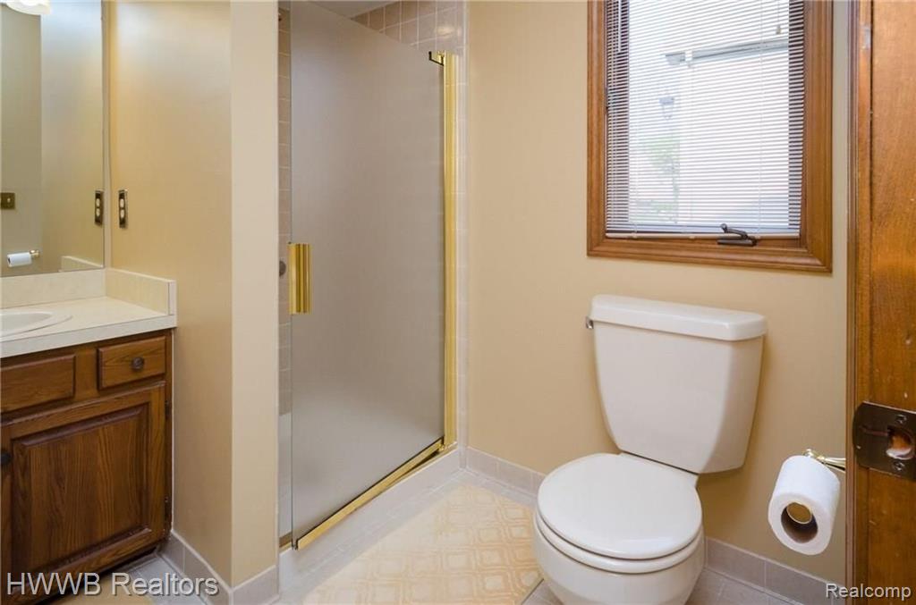 867 Augusta Drive Rochester Hills, MI 48309 - Photo 14 of 34