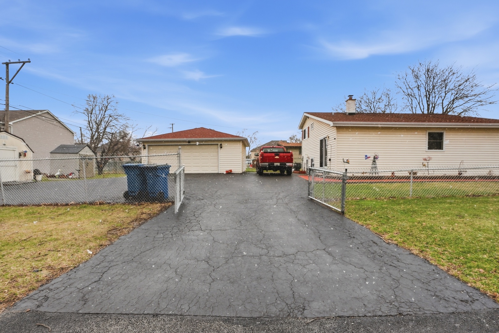 538 West Avenue Elmhurst, IL 60126 - Photo 20 of 22 a view of a house with backyard and sitting area