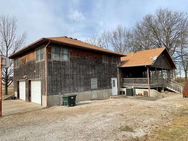 $279,000 | 304 South 69th Highway, Pittsburg, KS 66762
