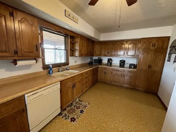 $279,000 | 304 South 69th Highway, Pittsburg, KS 66762