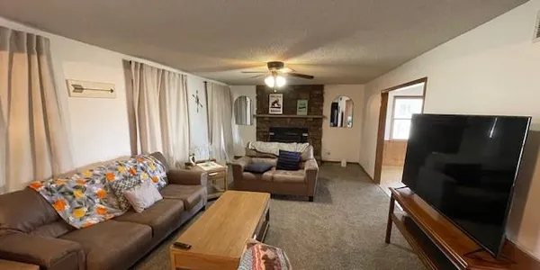 $279,000 | 304 South 69th Highway, Pittsburg, KS 66762