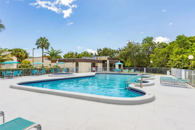 $3,200 | 19440 Northeast 26th Avenue, Unit 53B, Miami, FL 33180