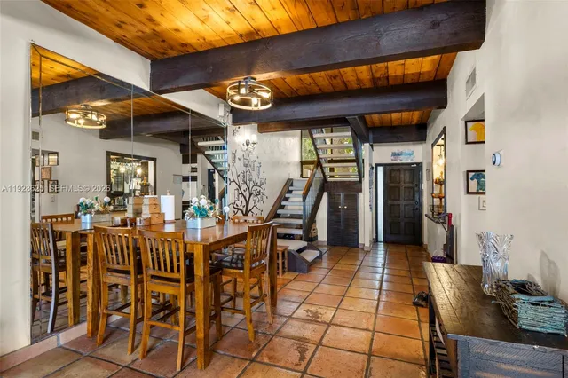 a view of dinning table and chairs in the patio