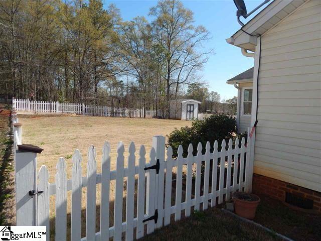 109 Tropical Way Anderson, SC 29621 - Photo 3 of 28 Gallery Image 3